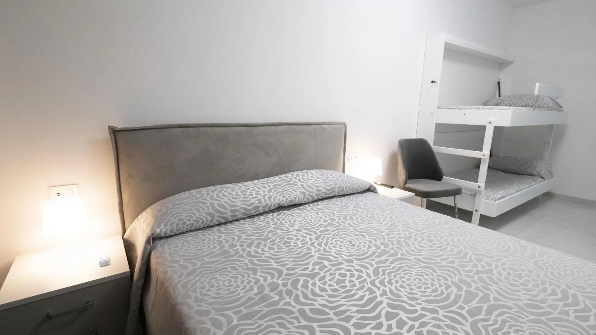 Mirabiluxury Bed & Breakfast Borgo Fosso Ghiaia 0*,  Italy