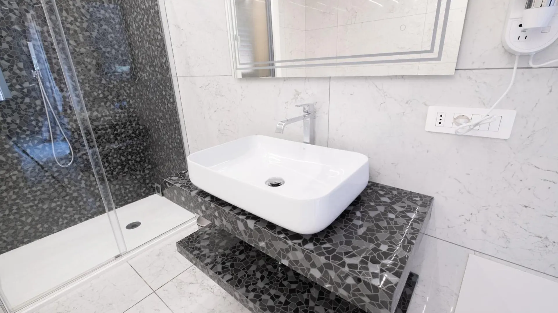 Mirabiluxury Bed & Breakfast Borgo Fosso Ghiaia 0*,  Italy